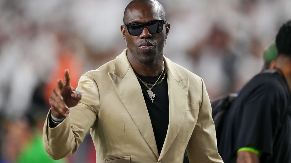Terrell Owens, former NFL star, hit by car in Calabasas after argument
