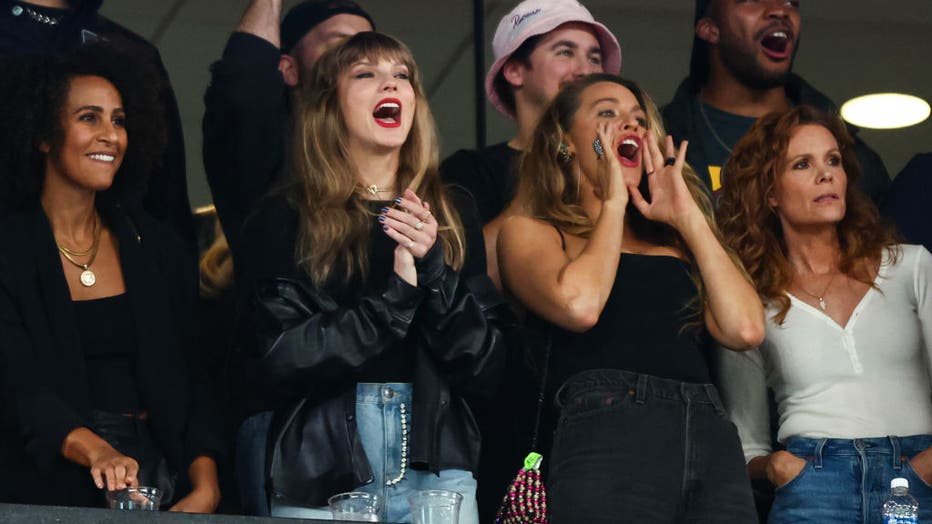 Taylor Swift Cheers on Travis Kelce at Chiefs-Jets