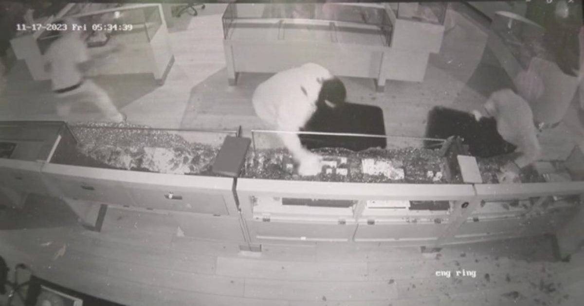 Smash-and-grab burglars target Forsyth County jewelry store in 6-figure ...