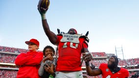 Stackhouse has key late pick as No. 1 Georgia holds off No. 14 Missouri, 30-21