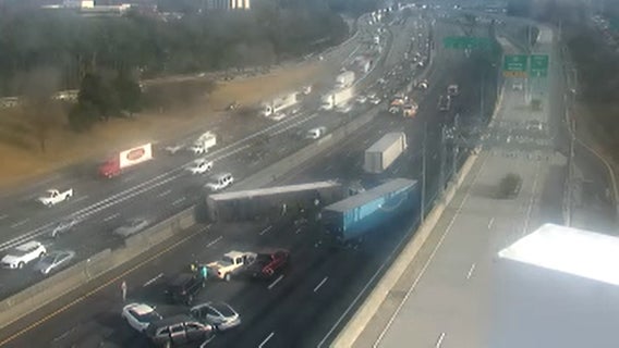 Traffic resumes along I-75 SB after multi-vehicle crash involving tractor trailers