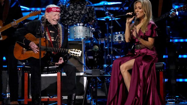 Sheryl Crow, Missy Elliott and Chaka Khan make the crowd go wild at Rock & Roll Hall of Fame