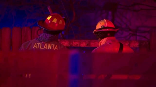 Fire damages 2 apartments in NW Atlanta