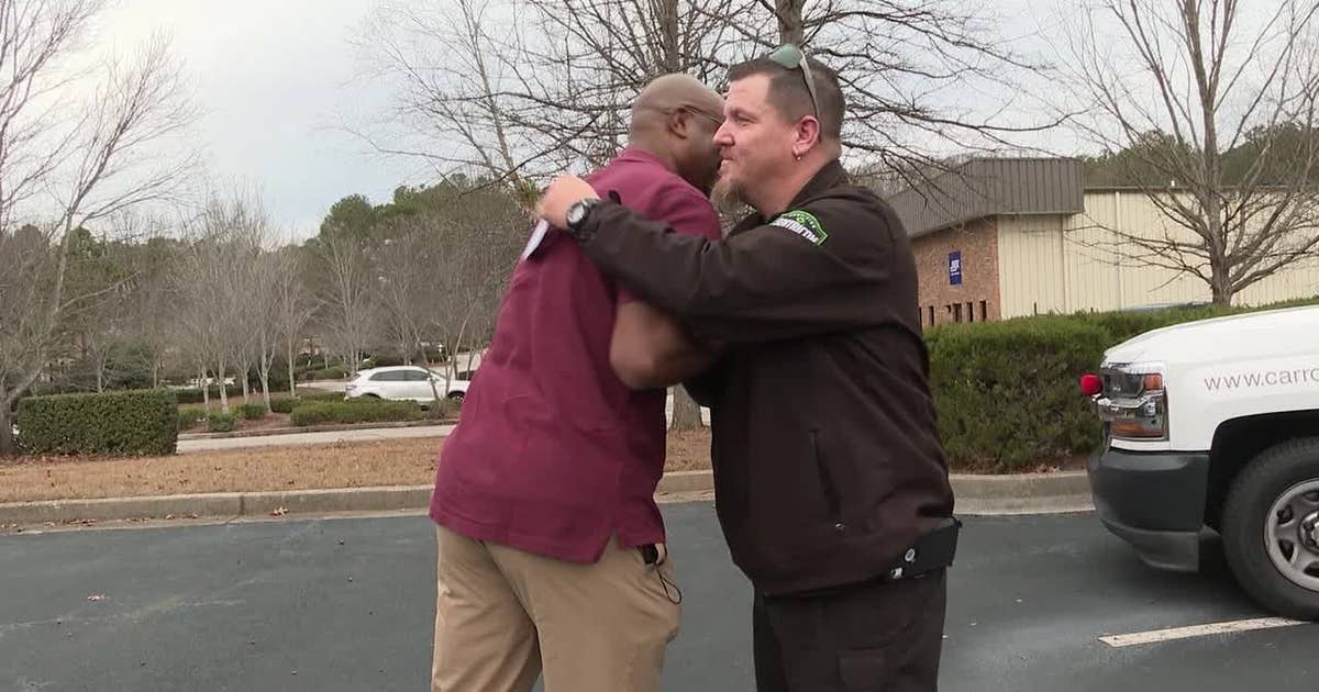 ‘You’re a lifesaver’: Fayetteville man tracks down good Samaritan seen ...