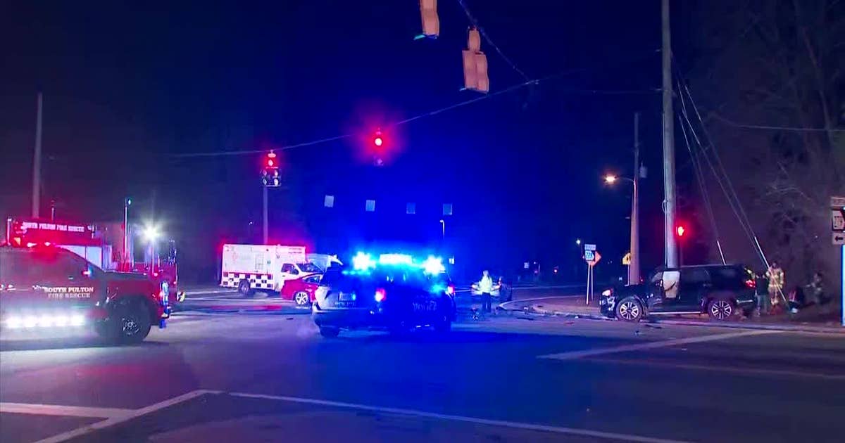 Multiple people injured in serious crash on South Fulton highway | FOX ...