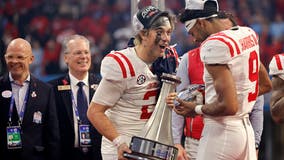 Peach Bowl: Jaxson Dart leads No. 11 Ole Miss to 38-25 win against Penn State