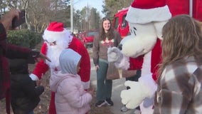 Santa spreads early christmas cheer in South Fulton toy giveaway extravaganza