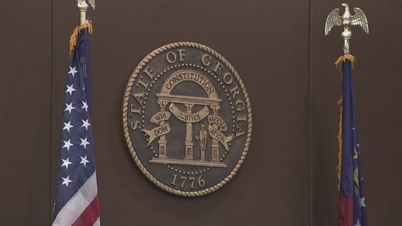 Judge grants short extension to find new prosecutor in Trump Georgia election case