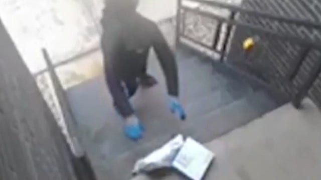 Gifts and Grifts: How to protect yourself against thieves this holiday shopping season