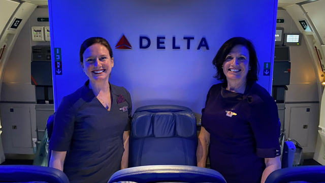 Mother-daughter Delta flight attendants create special holiday tradition