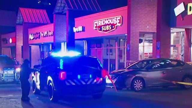 Stabbing on 10th Street sends man to the hospital