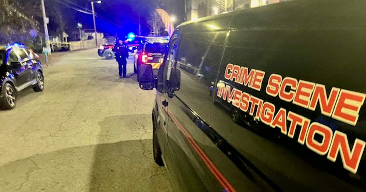 Man shot while walking in NW Atlanta neighborhood | FOX 5 Atlanta