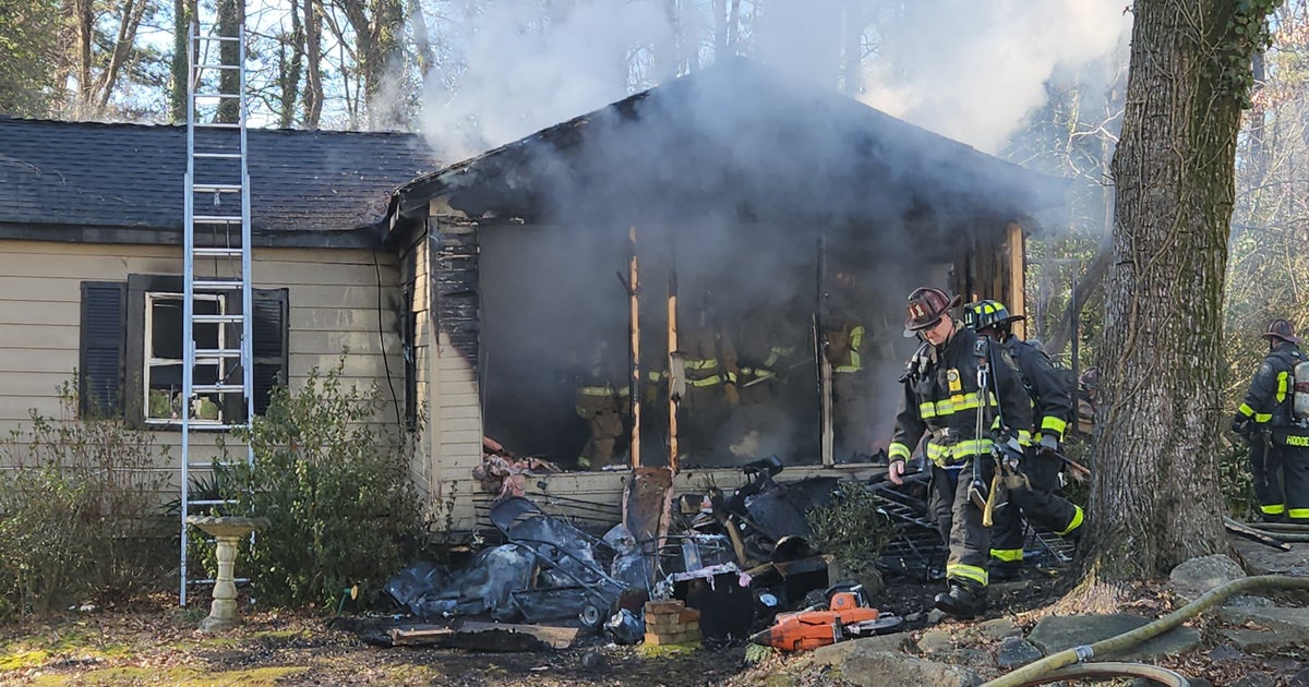Woman rescued from Atlanta house fire | FOX 5 Atlanta