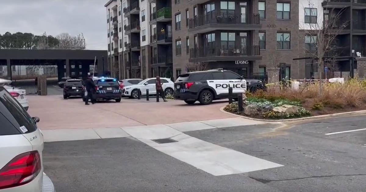Large police presence at apartment complex on Cobb Parkway SE | FOX 5 ...