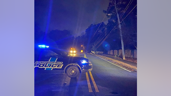 Crash into pole closes portion of Mt. Vernon Highway for 2nd day in a row