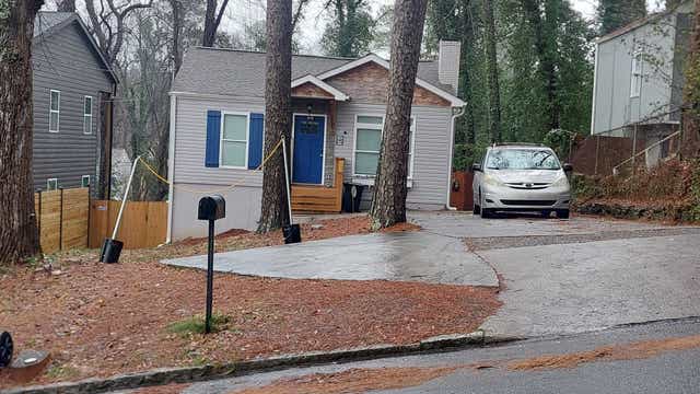 Shooting on Lockwood Drive in SW Atlanta
