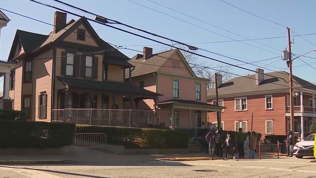 Fence installed around birth home of Martin Luther King Jr.