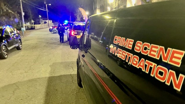 Man shot while walking in NW Atlanta neighborhood, police say