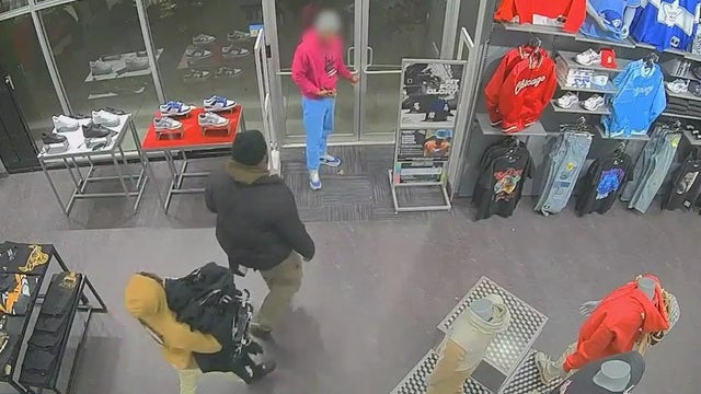 WATCH: Crooks steal $3K worth of Nike gear from South Fulton sports shop