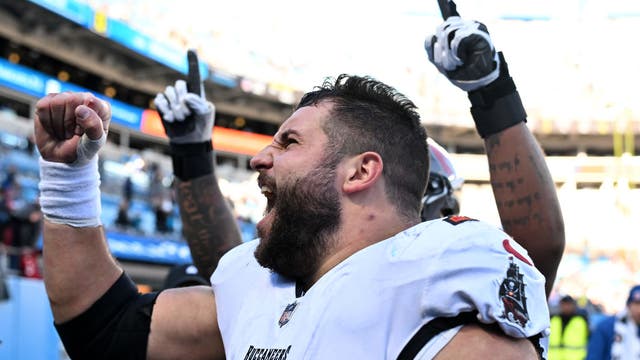 Buccaneers clinch NFC South title with 9-0 win over Panthers