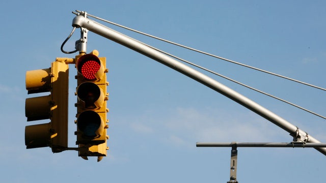 Atlanta officials consider banning turning right on red