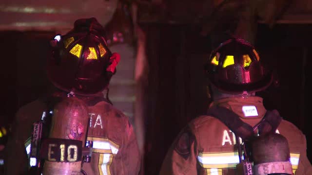 Firefighters investigating cause of fire at vacant SE Atlanta home