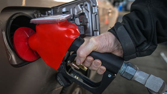 Verizon fills up tanks for free at Atlanta gas station for Random Acts of Kindness Week