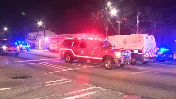 4 injured after carjacked vehicle crashes in Atlanta while fleeing police