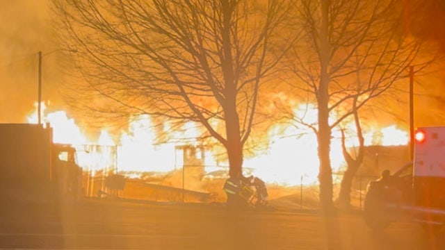 Fire destroys abandoned DeKalb County apartment building