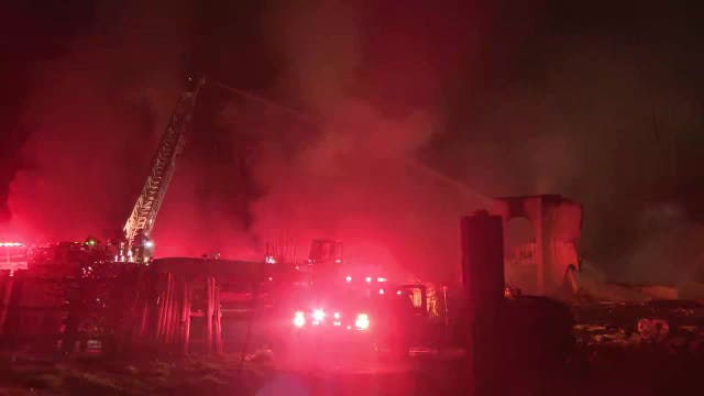 Woman hospitalized after escaping burning SW Atlanta apartments