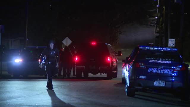 Barricaded gunman surrenders after SWAT standoff at NW Atlanta home