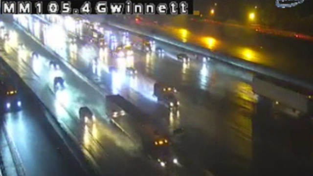 TRAFFIC | Heavy rain leads to multiple crashes Monday morning