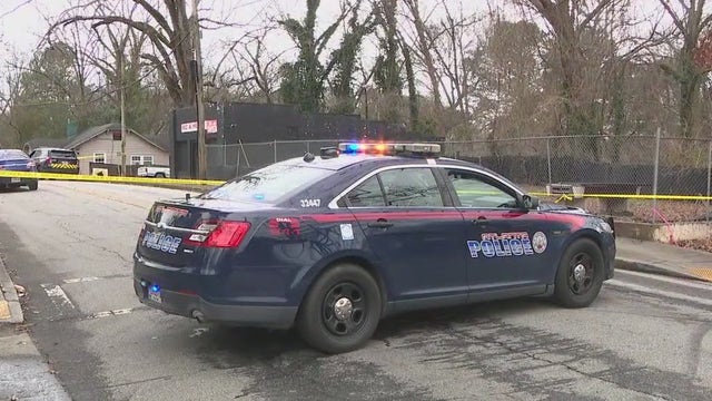 Man's body found in open lot off Chappell Road, shooter sought