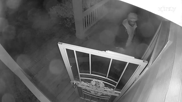 Police searching for man who burglarized SE Atlanta home