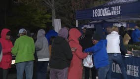 Metro Atlanta families line up for Honey Baked Ham gift card giveaway