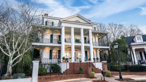 Disneyland Haunted Mansion replica in Duluth hits the market for $2.2M