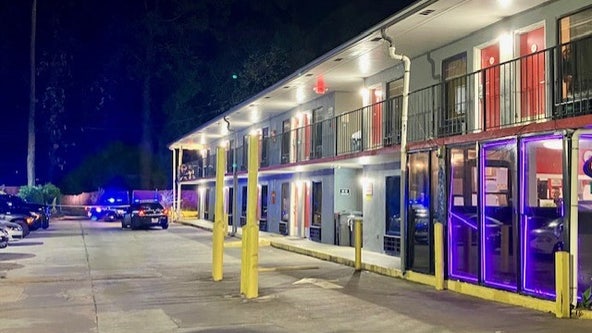 Man critically injured in shooting at DeKalb County motel