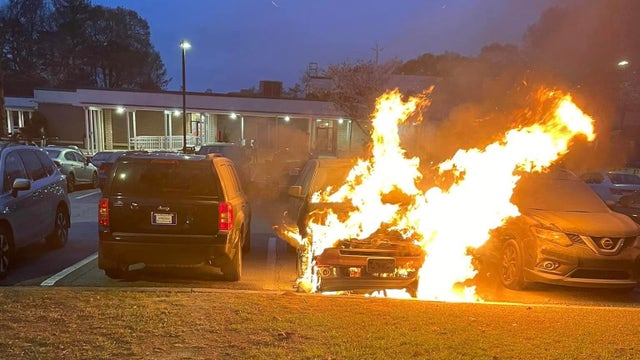 Car catches fire in Sandy Springs elementary school parking lot