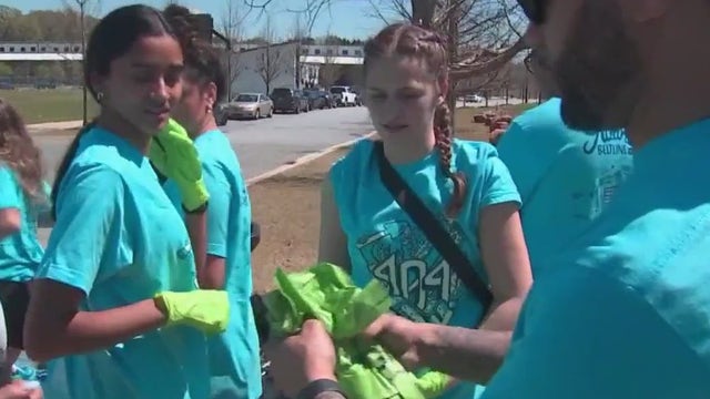 College students clean up Atlanta BeltLine ahead of 404 Day