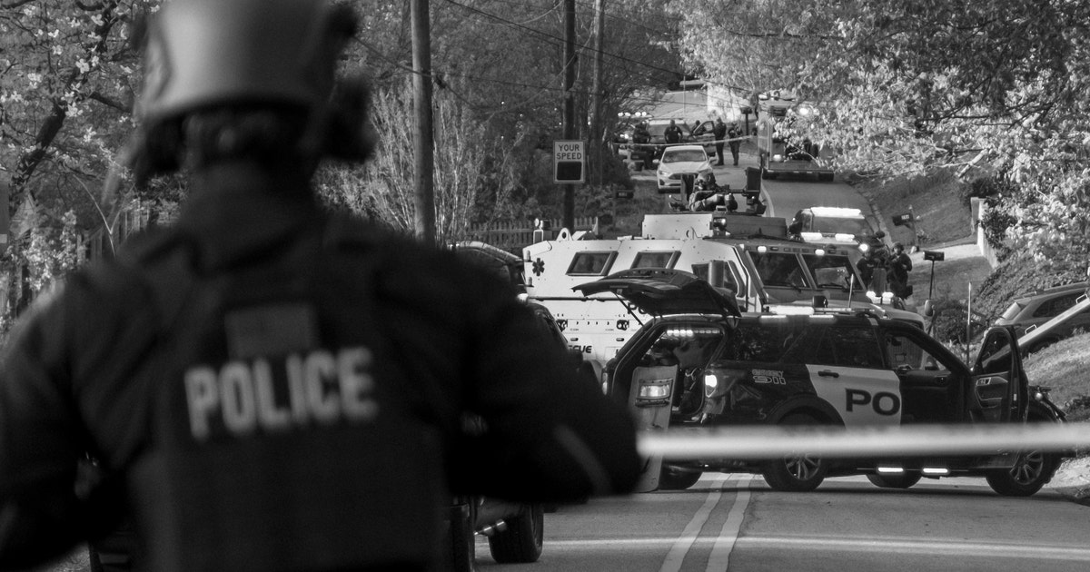 Marietta SWAT standoff: 2 dead after man wanted for stolen weapons ...