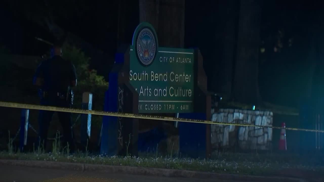 17-year-old girl, man shot during family gathering at SE Atlanta park
