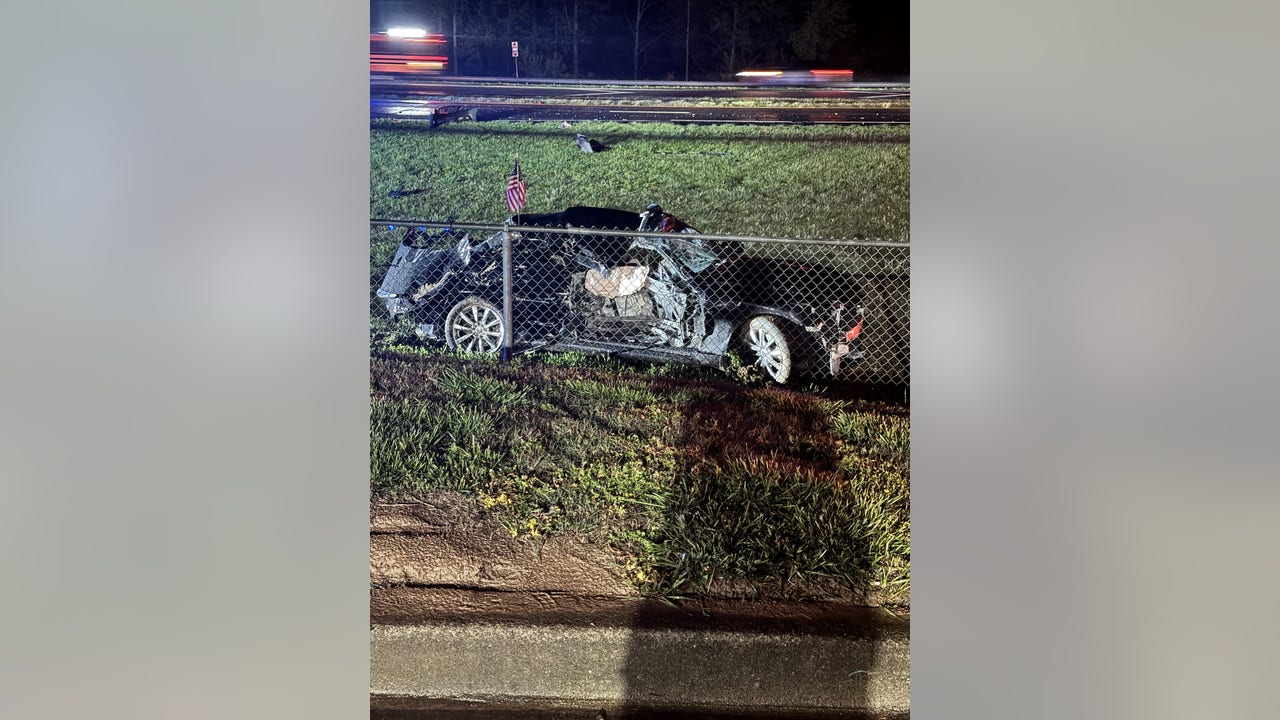 Pickens County crash involving bus full of students and sports car occurs on Friday night