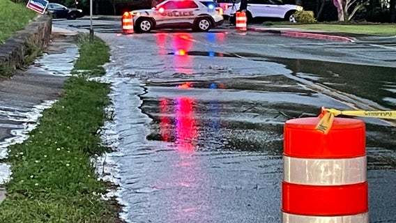 Major water main break shuts down Chamblee Dunwoody Road