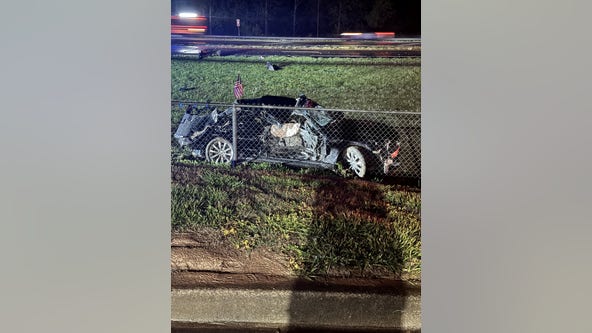 Bus full of students, sports car involved in Friday night crash in Pickens County