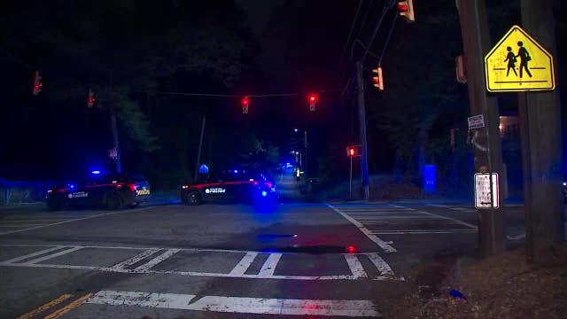Man shot while walking on SW Atlanta street, police say