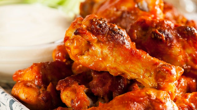 Atlanta woman calls 911 to order chicken wings