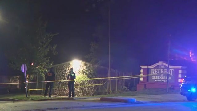1 dead, 1 injured after shooting on Greeenbriar Parkway, police say