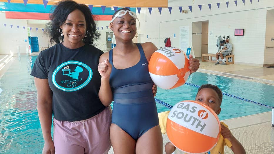 Grant Park teen with autism learns to swim overcome anxiety with