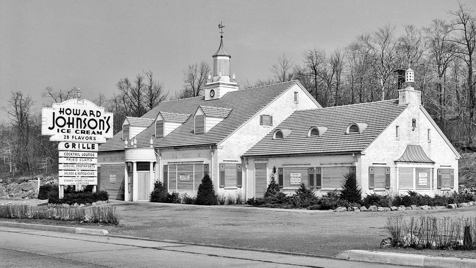 Howard Johnson roadside restaurant