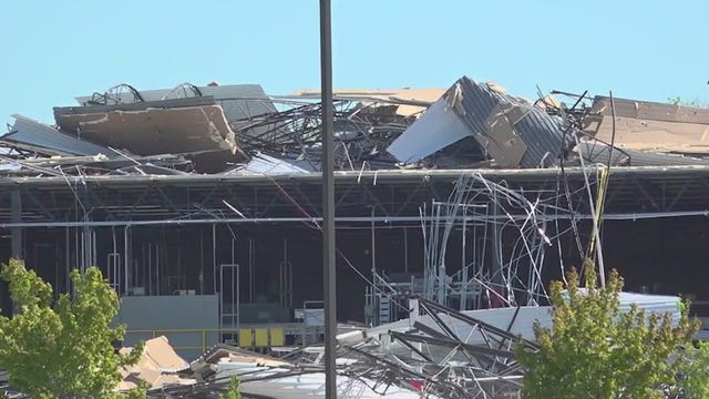Powerful storms kill 2 as tornadoes tear through central and southeastern US